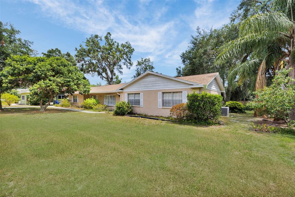 Photo of 321 Belle View Avenue, Temple Terrace, FL 33617 (MLS # TB8392465)