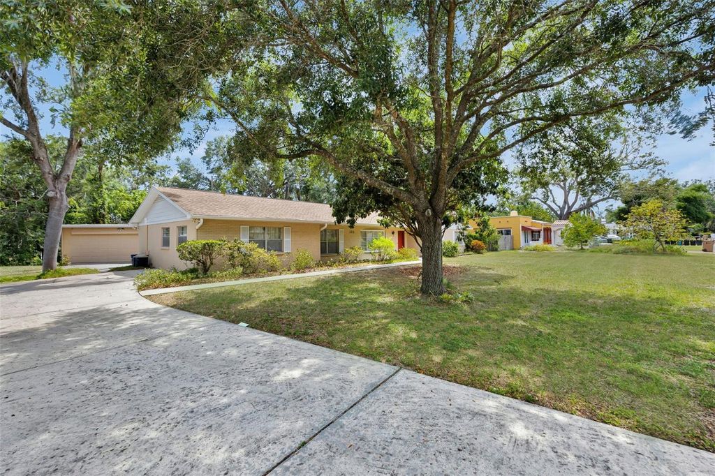 Photo of 321 Belle View Avenue, Temple Terrace, FL 33617 (MLS # TB8392465)