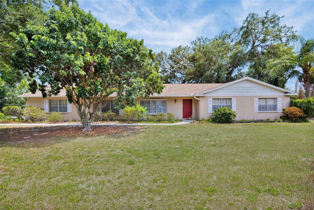 Photo of 321 Belle View Avenue, Temple Terrace, FL 33617 (MLS # TB8392465)