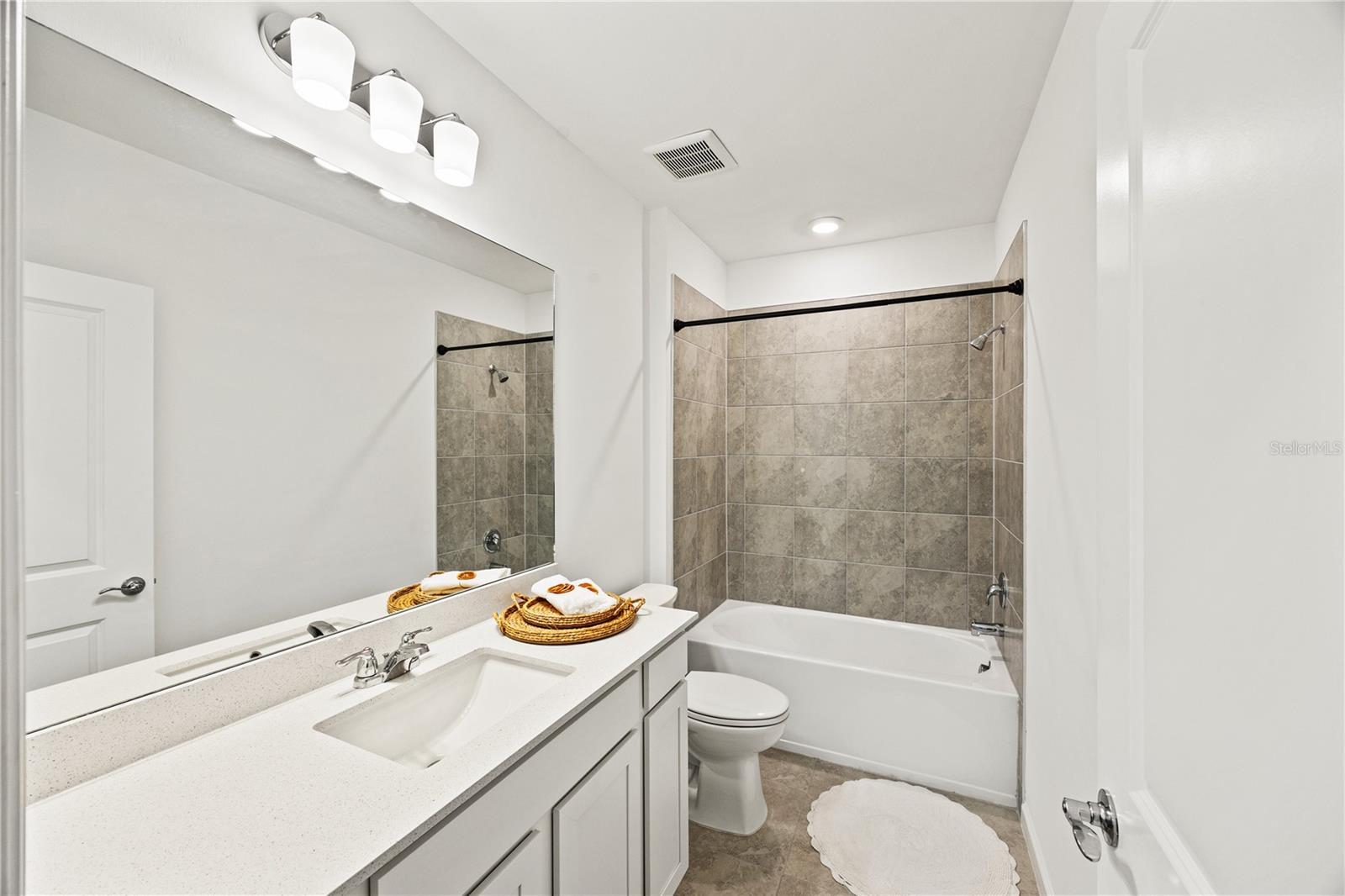 AVANTI/WATERSIDE - Residential