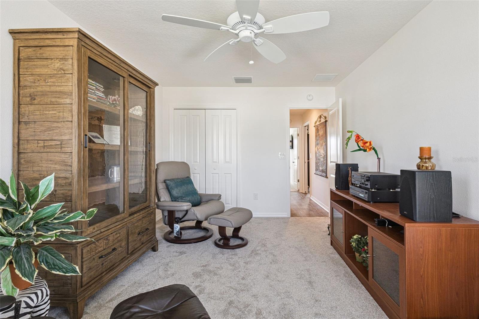 VILLAGES/SOUTHERN OAKS UN #99 - Residential