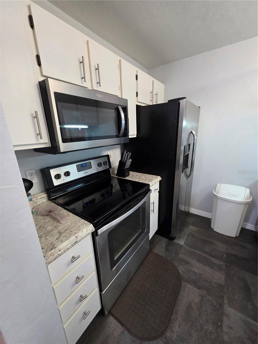 COUNTRYSIDE UNIVERSITY - Residential Lease