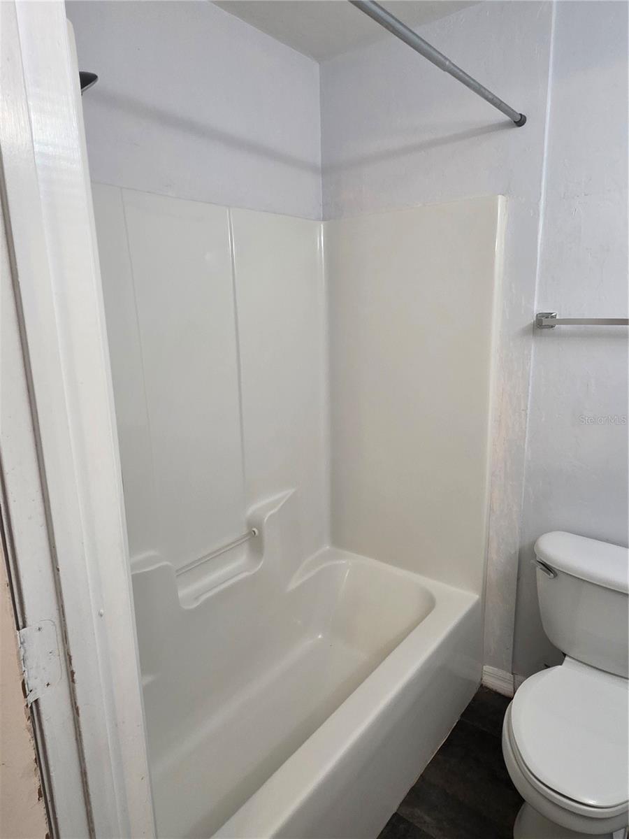 COUNTRYSIDE UNIVERSITY - Residential Lease