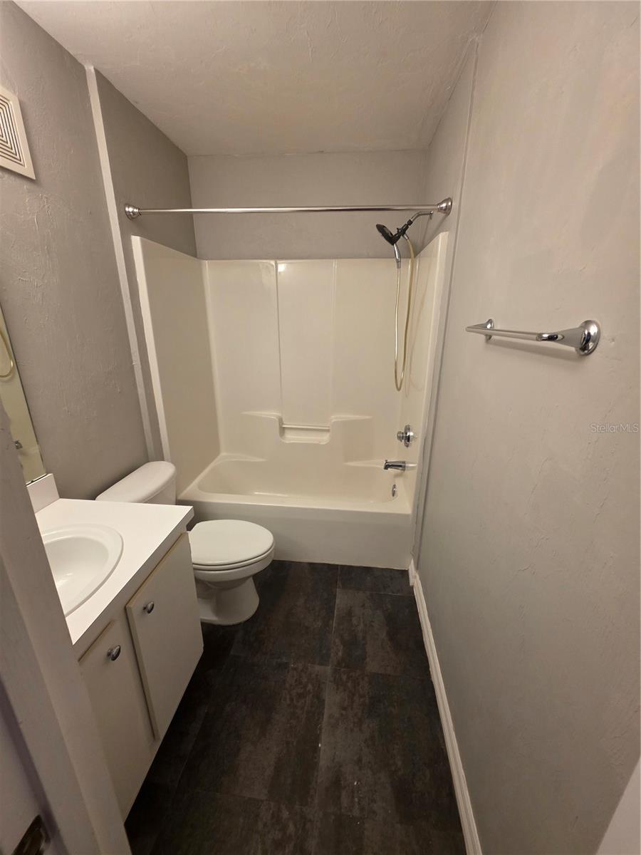 COUNTRYSIDE UNIVERSITY - Residential Lease