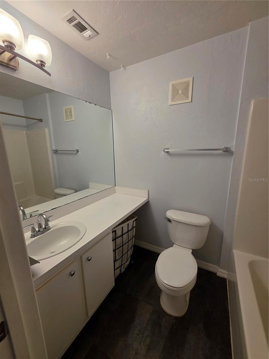 COUNTRYSIDE UNIVERSITY - Residential Lease