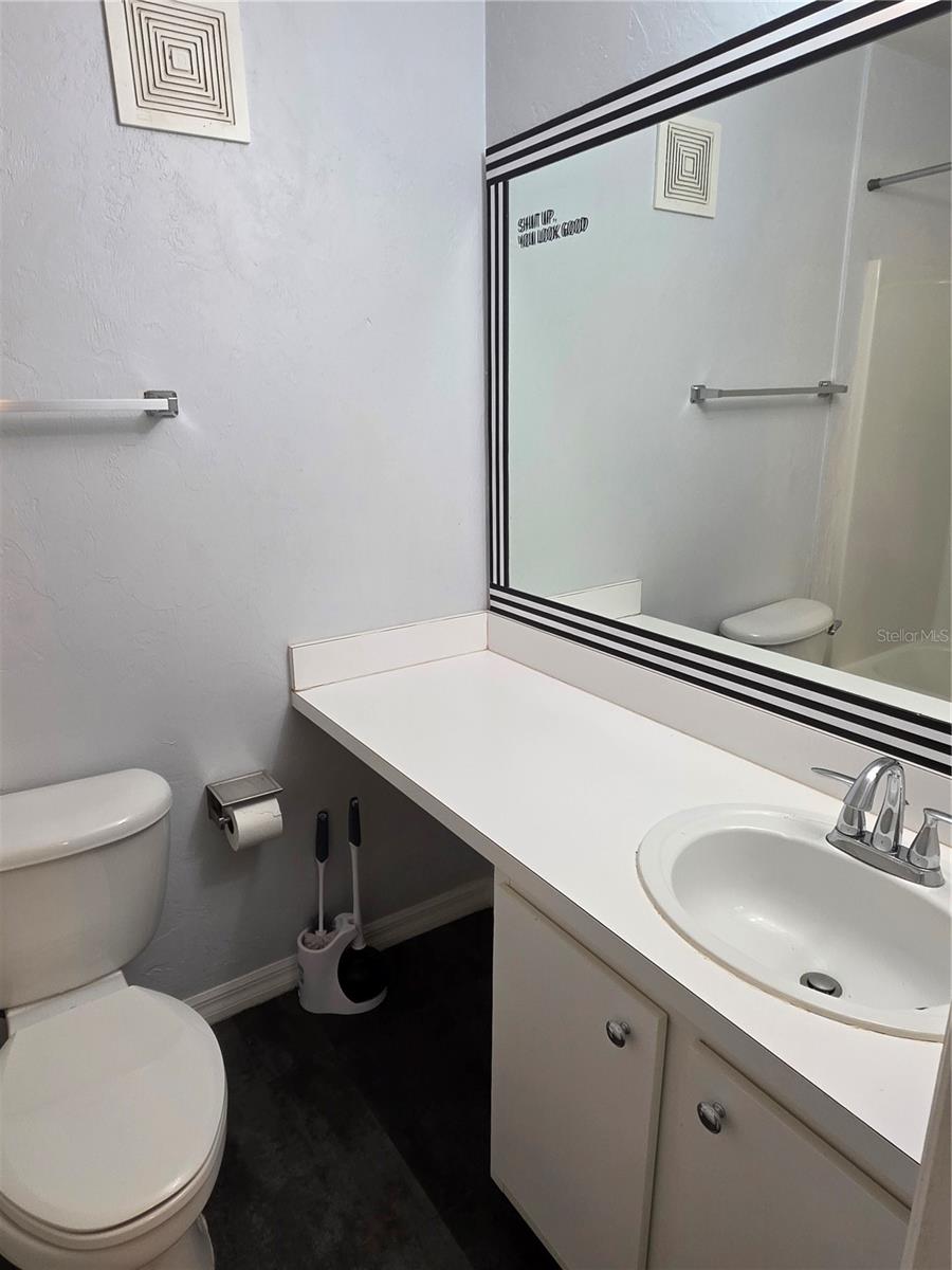 COUNTRYSIDE UNIVERSITY - Residential Lease