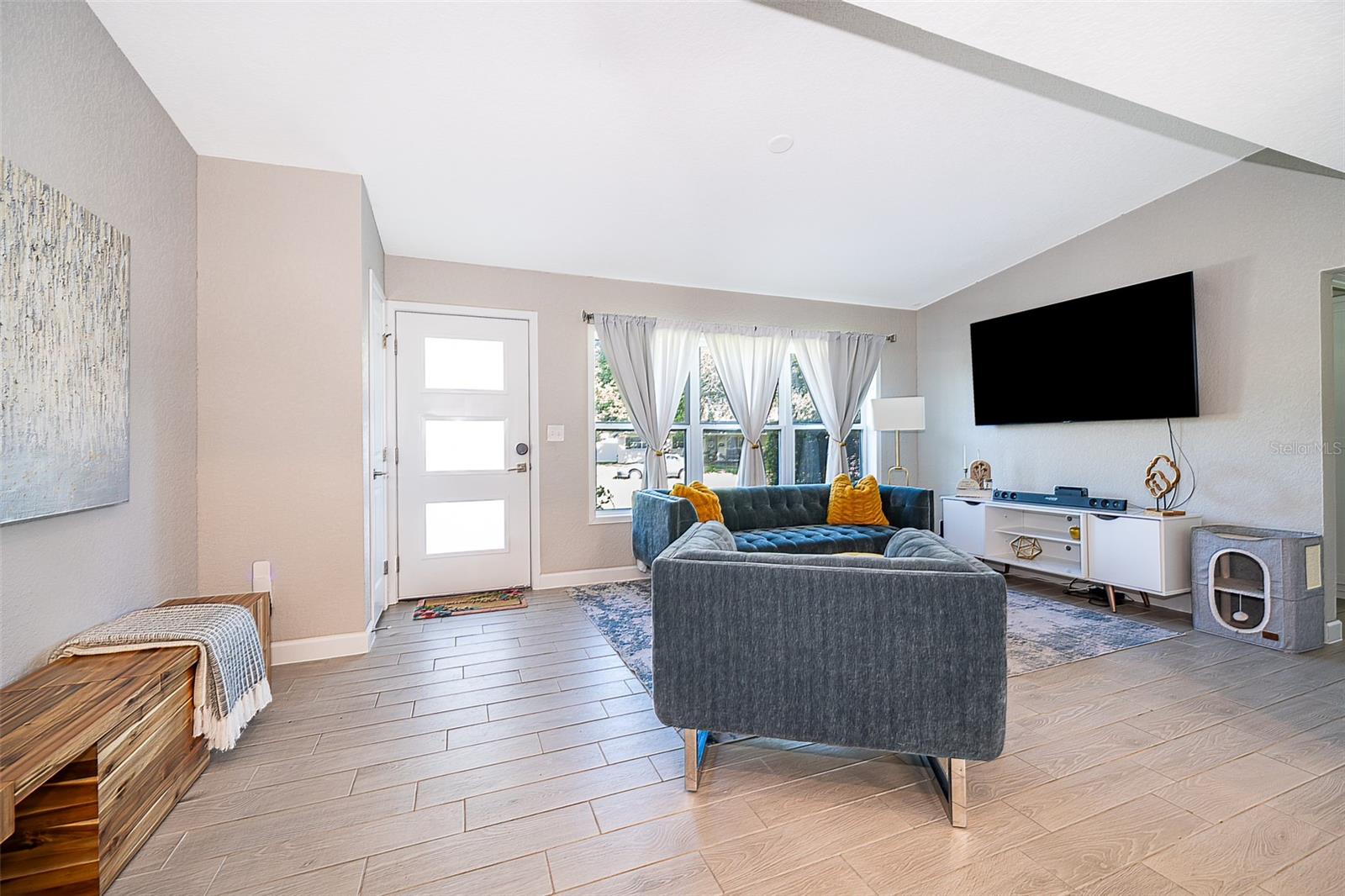 ORANGE TERRACE - Residential Lease