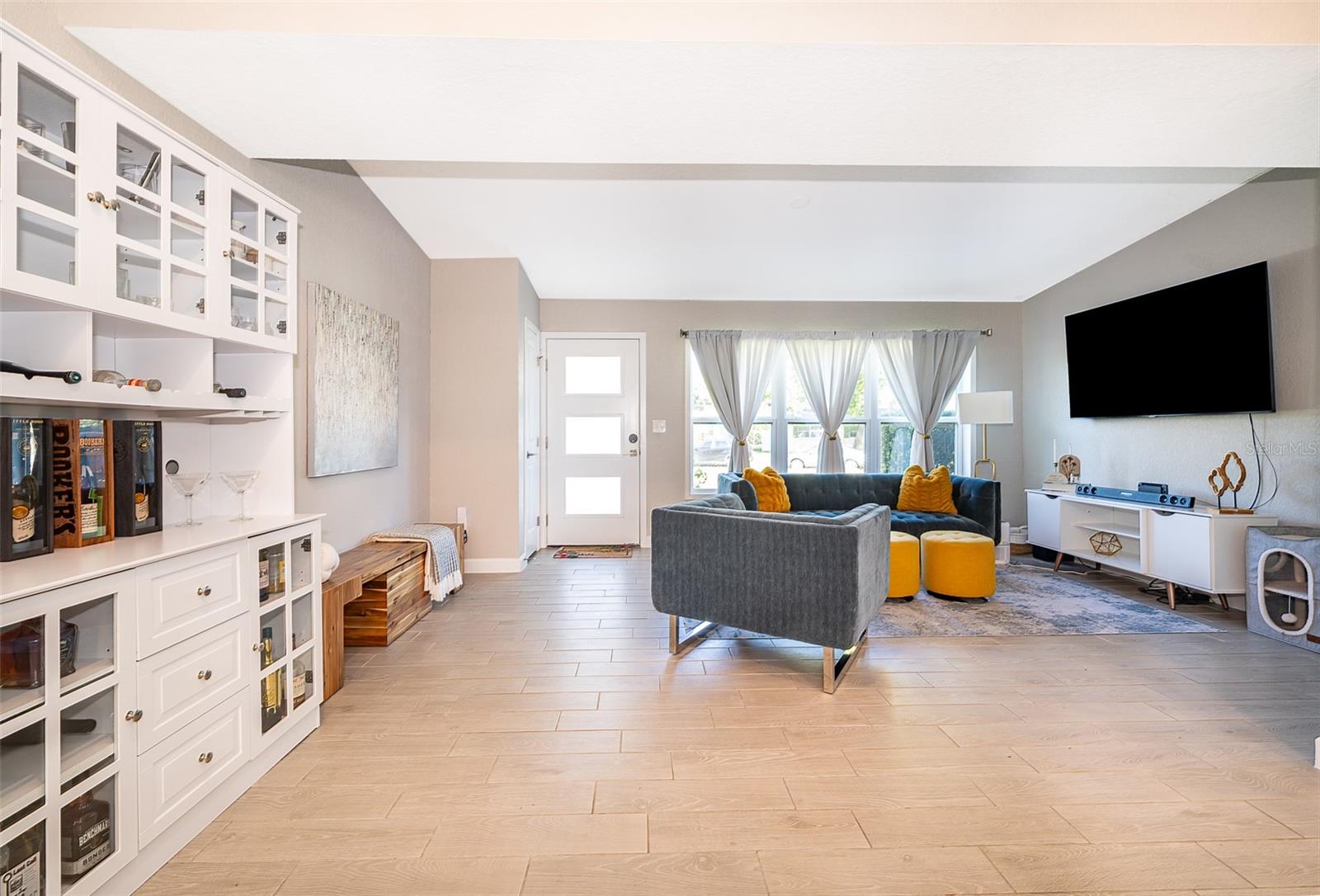 ORANGE TERRACE - Residential Lease