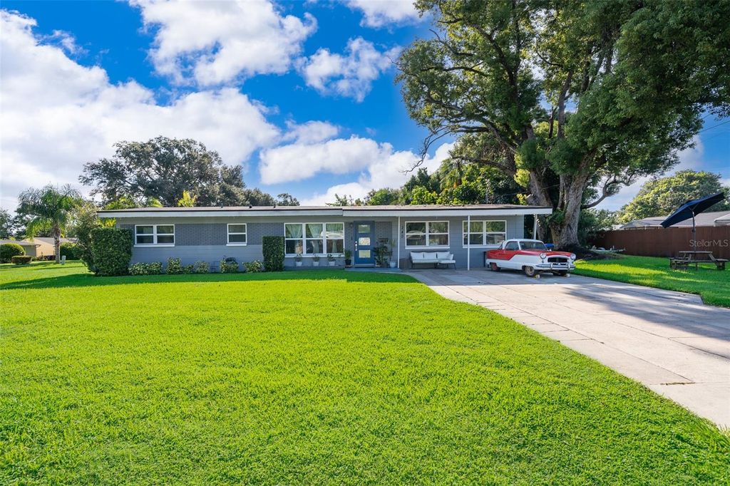 Photo of 240 Orange Terrace Drive, Winter Park, FL 32789 (MLS # O6349443)