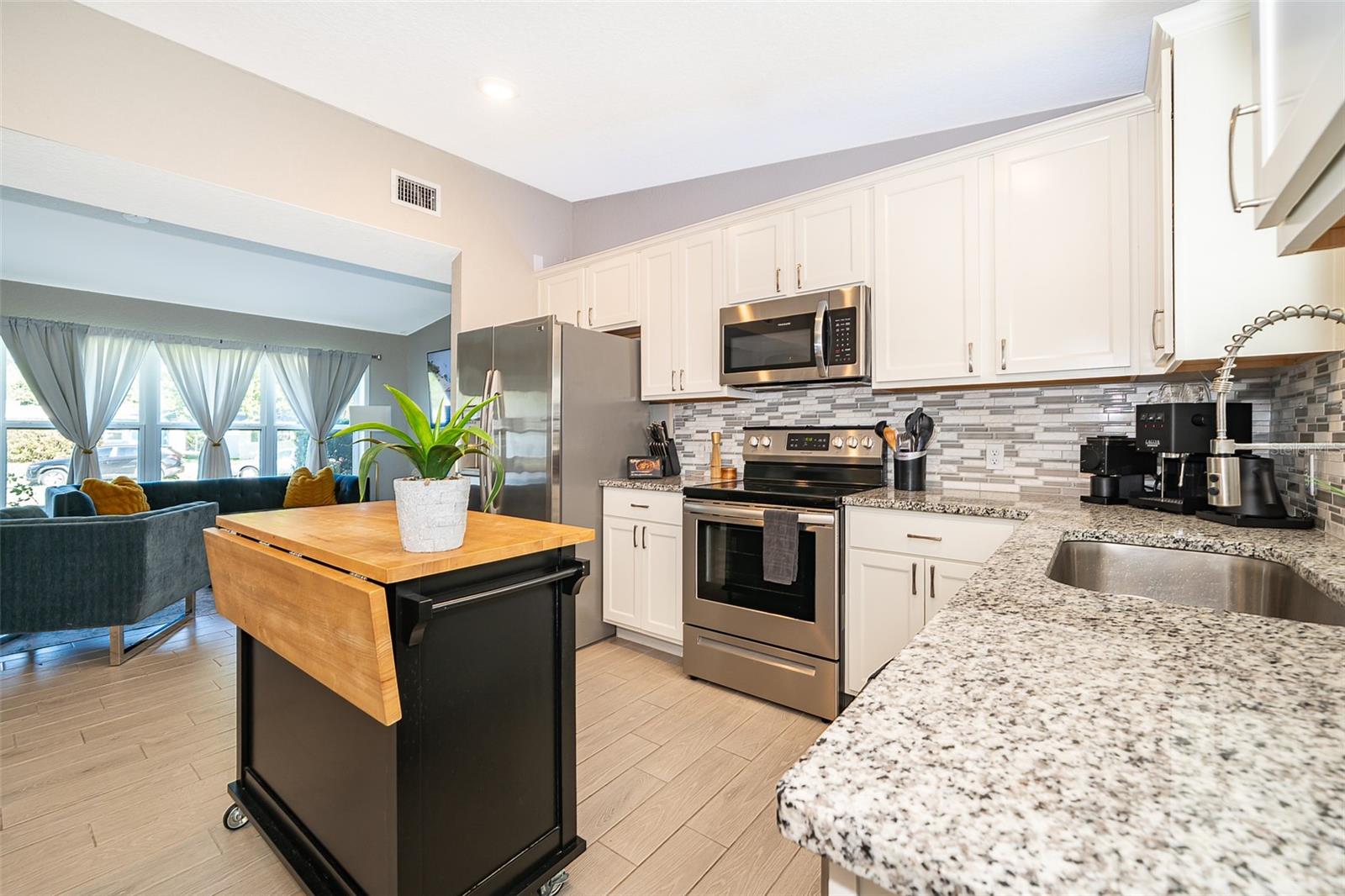 ORANGE TERRACE - Residential Lease