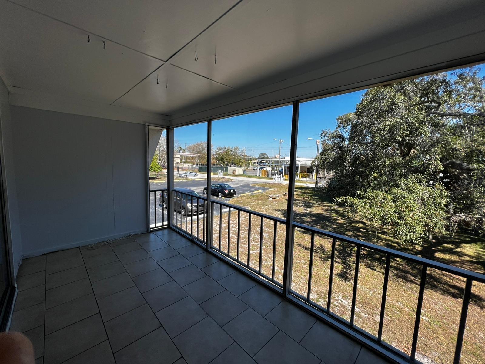 HOLIDAY OAKS CONDO - Residential Lease