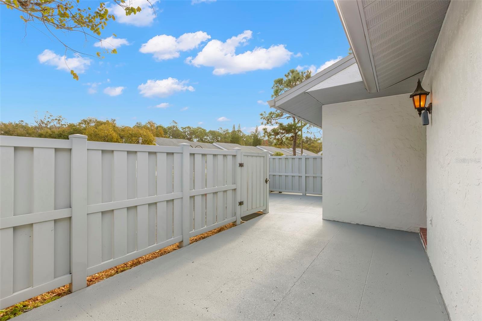 1371 PINE RIDGE CIRCLE E B8