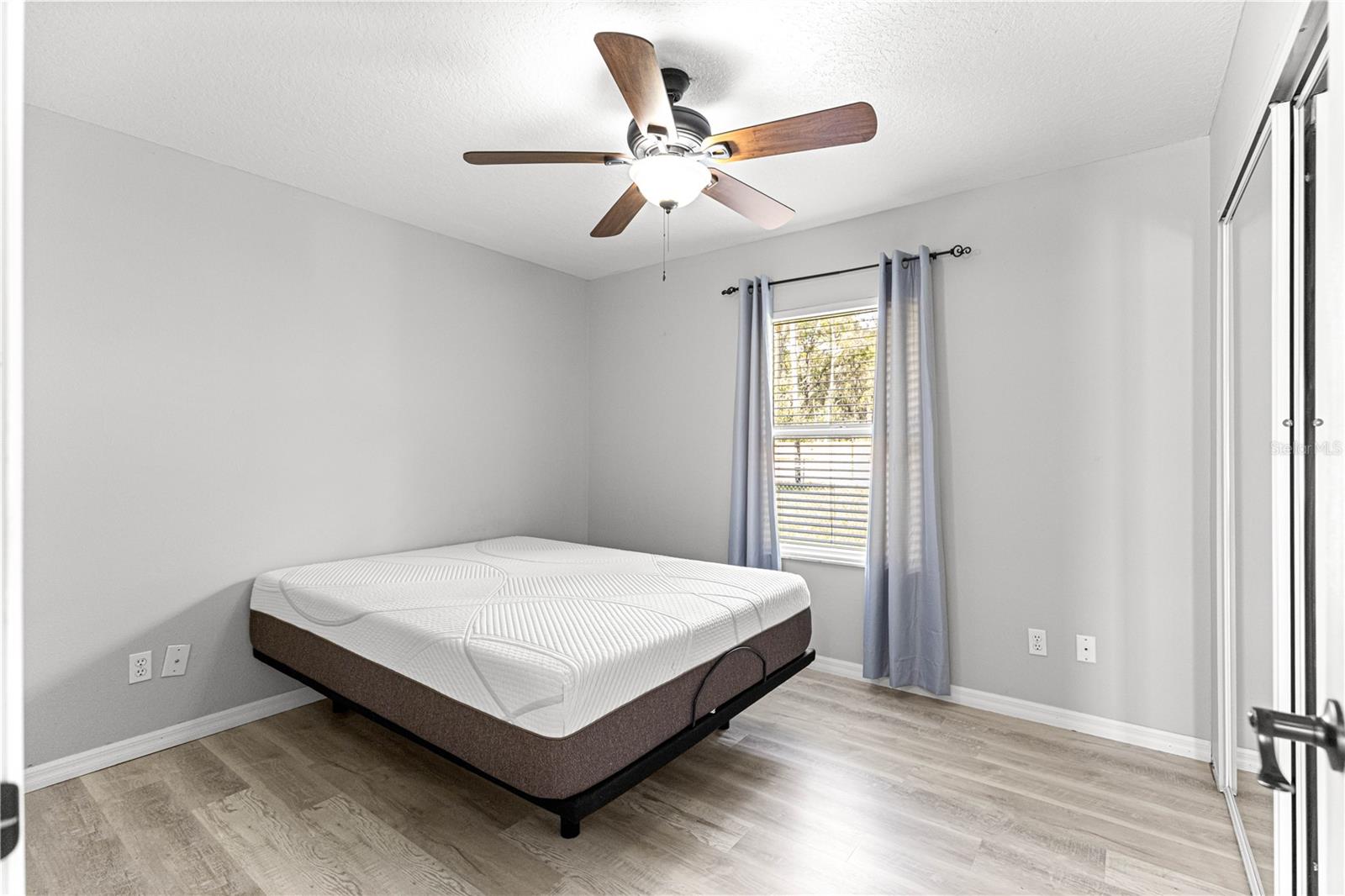 EDWIN M REEVES - Residential Lease