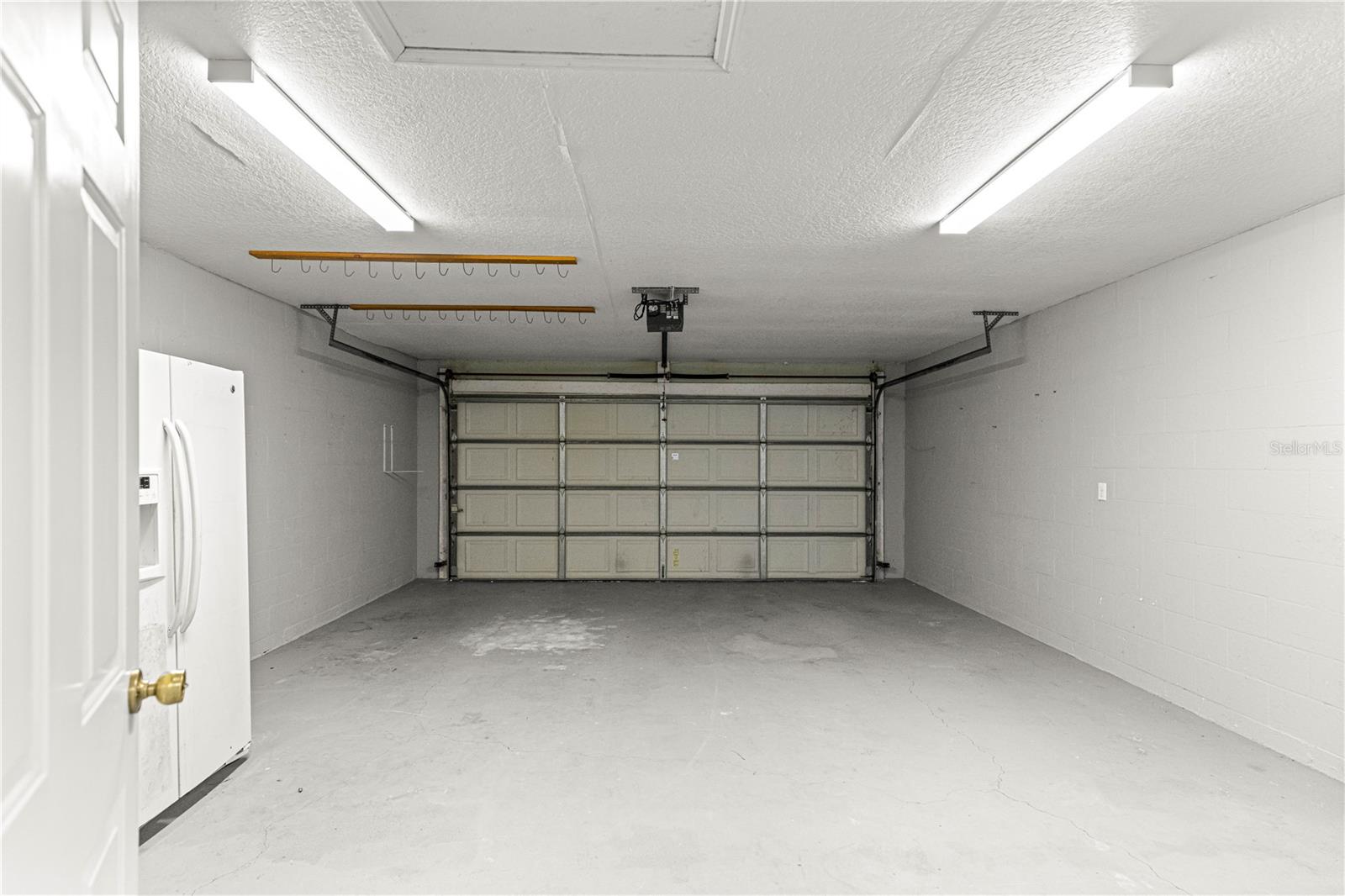 EDWIN M REEVES - Residential Lease