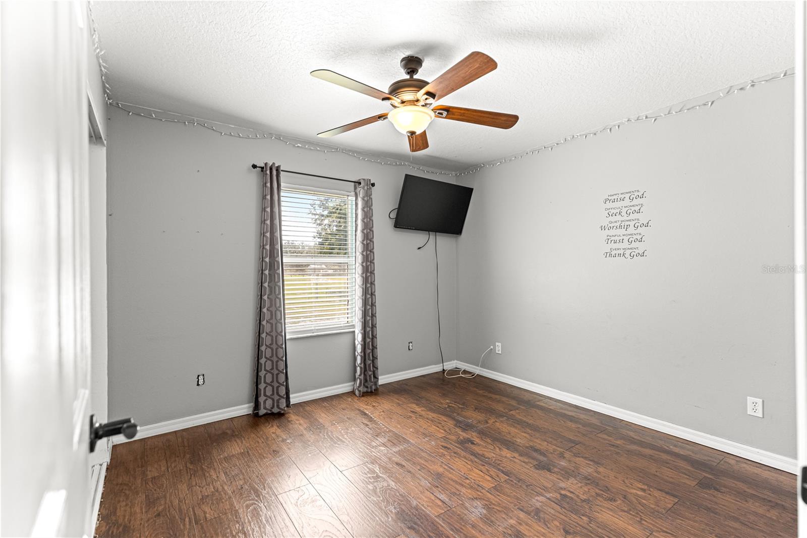 EDWIN M REEVES - Residential Lease