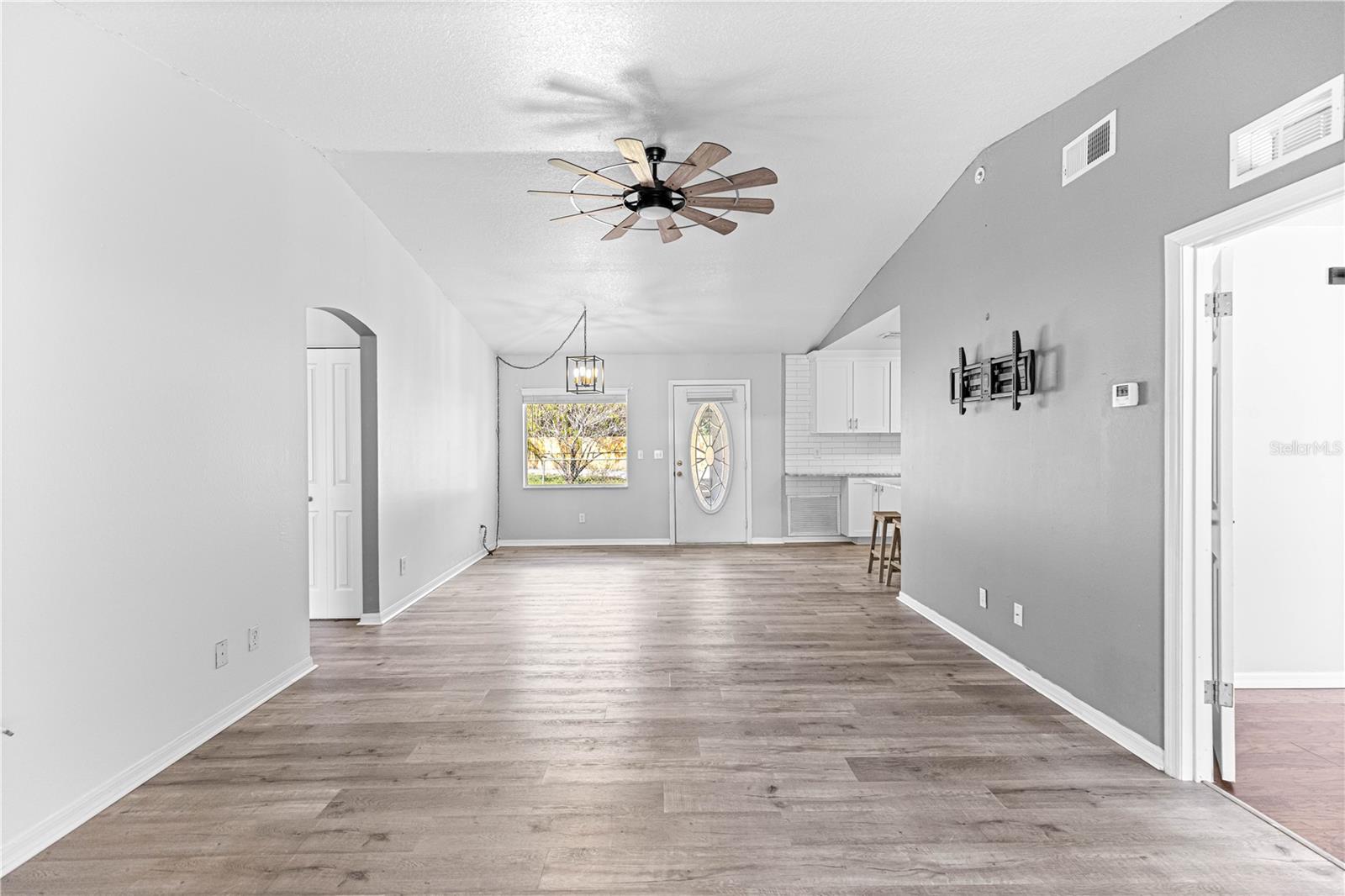 EDWIN M REEVES - Residential Lease