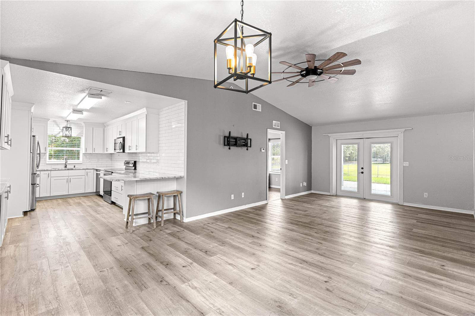 EDWIN M REEVES - Residential Lease