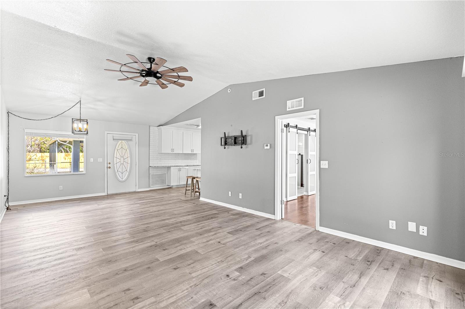 EDWIN M REEVES - Residential Lease