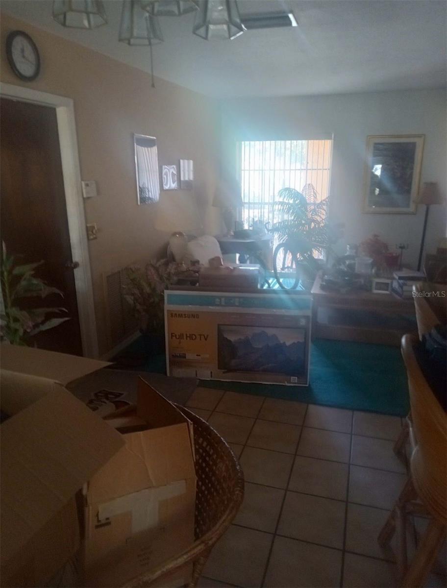 CARRIAGE HILLS SUB UNI - Residential