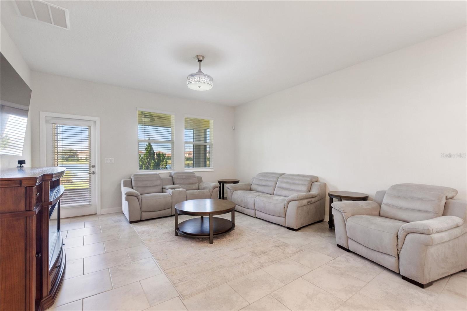 STONEYBROOK SOUTH NORTH PRCL PH 2 - Residential Lease