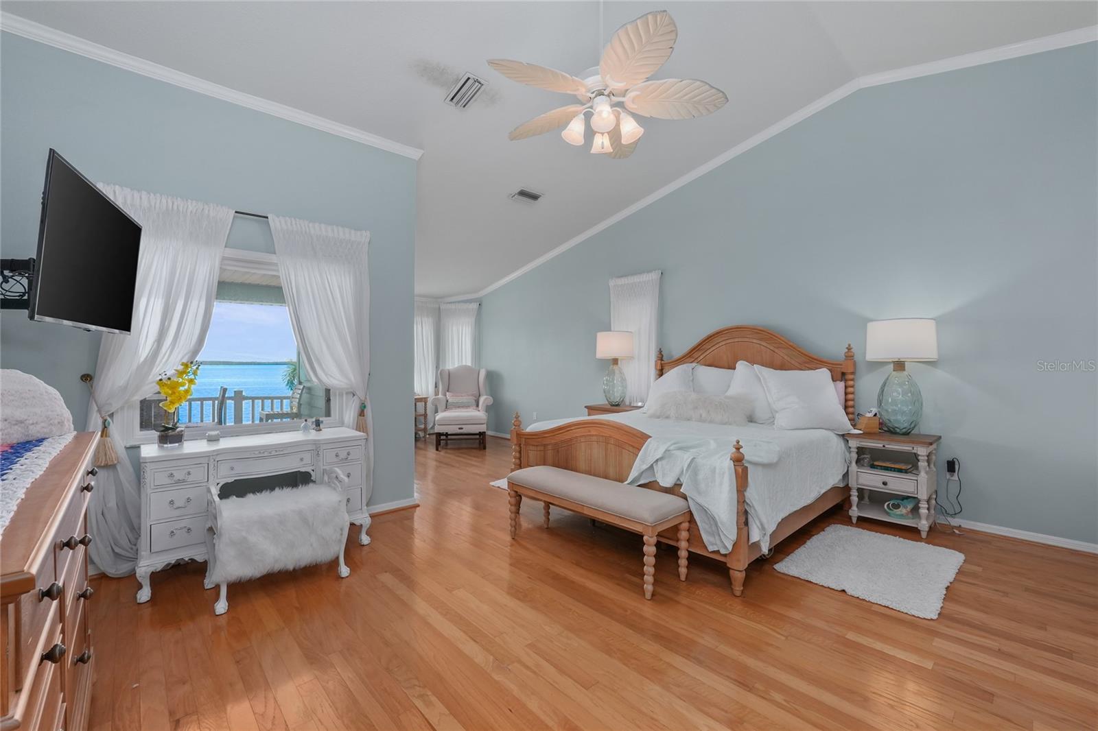 FLOR A MAR - Residential