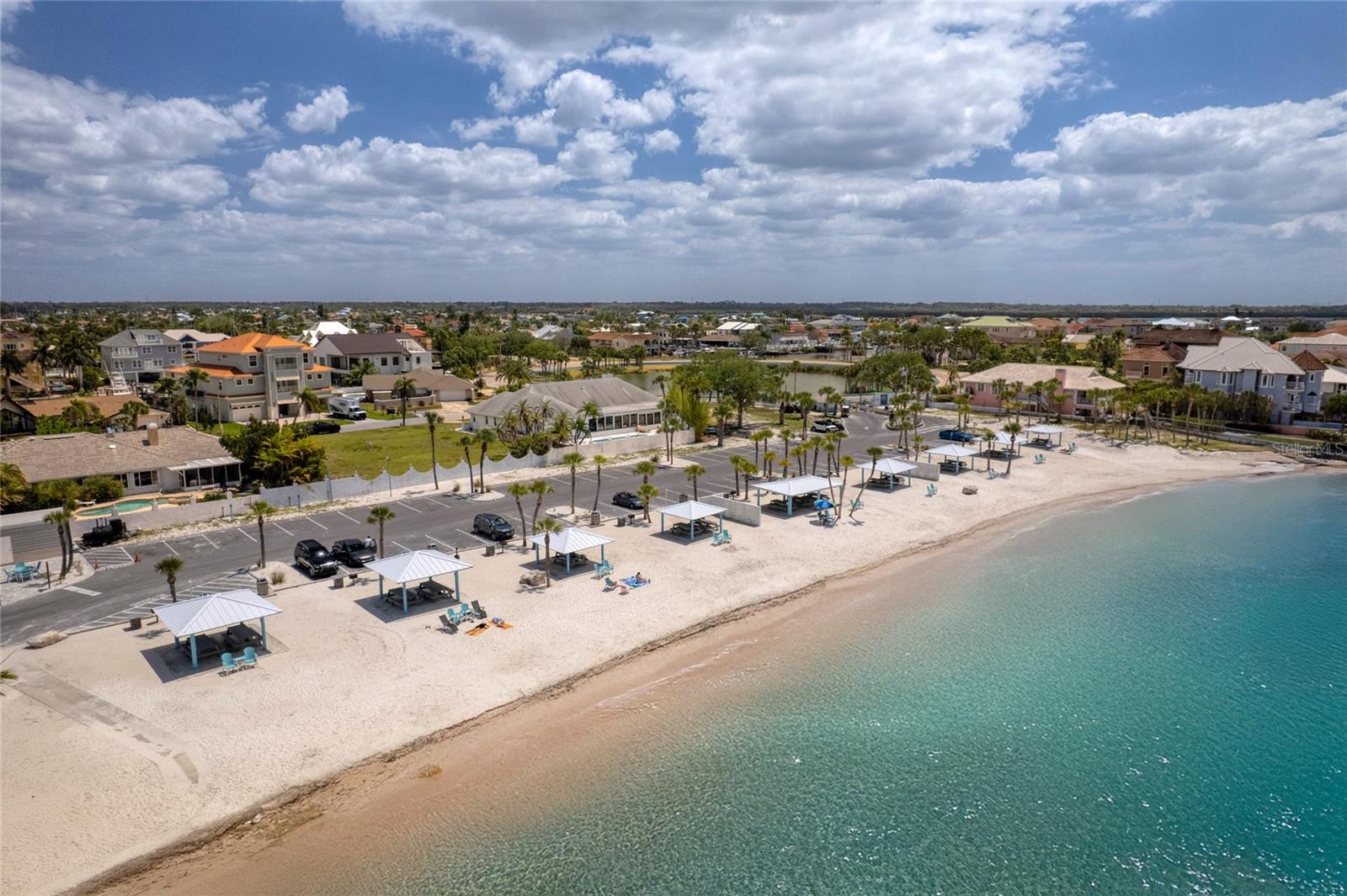 FLOR A MAR - Residential
