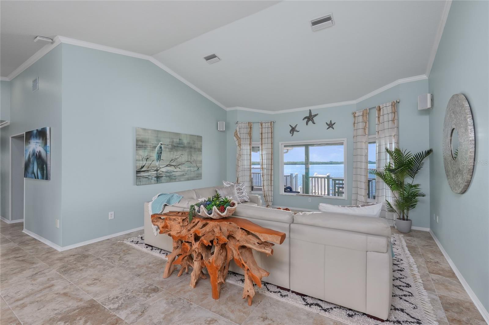 4924 SOUTHSHORE DRIVE