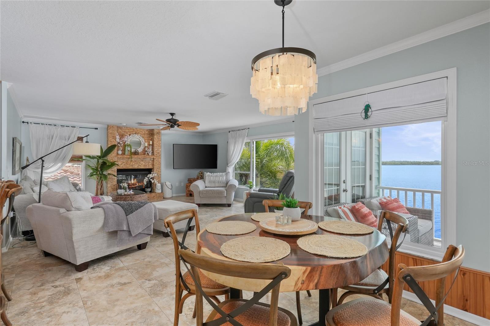 FLOR A MAR - Residential