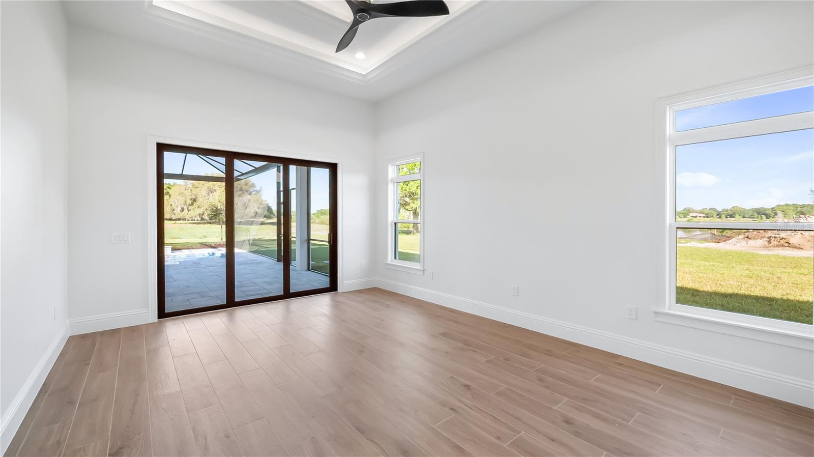 HEATHROW COUNTRY ESTATE - Residential