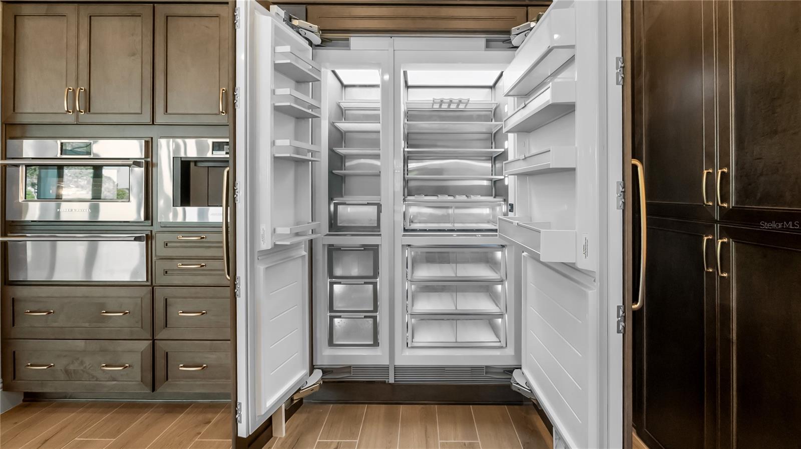 HEATHROW COUNTRY ESTATE - Residential