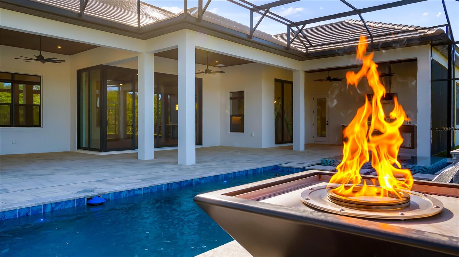 HEATHROW COUNTRY ESTATE - Residential