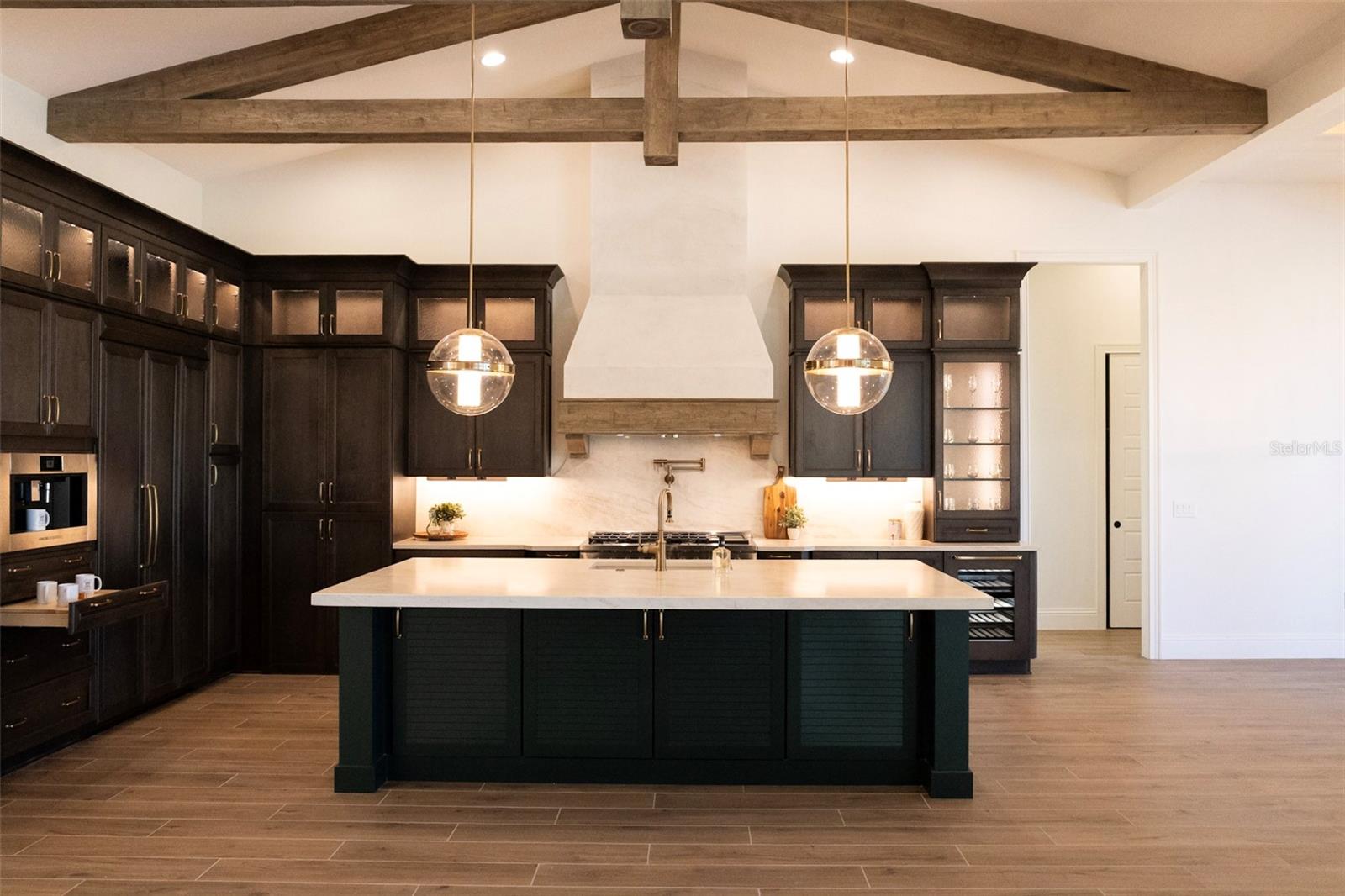 HEATHROW COUNTRY ESTATE - Residential