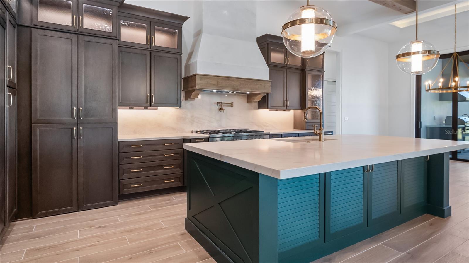 HEATHROW COUNTRY ESTATE - Residential