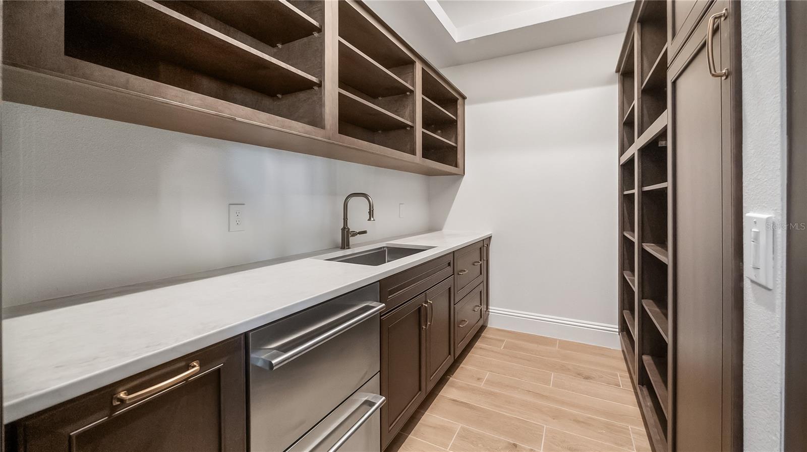 HEATHROW COUNTRY ESTATE - Residential