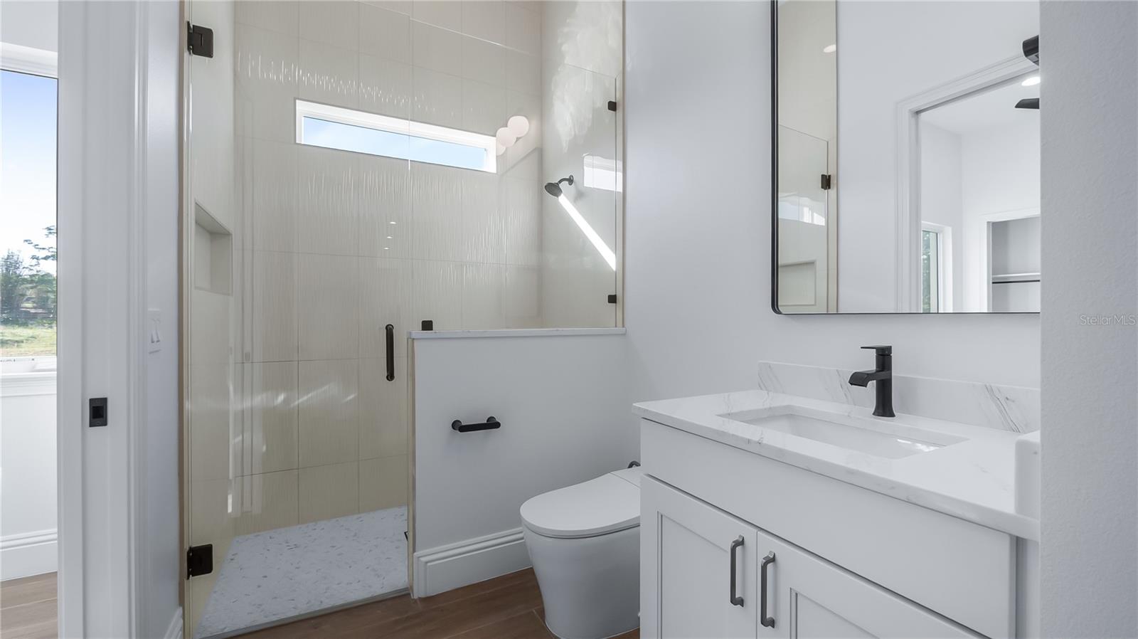 HEATHROW COUNTRY ESTATE - Residential