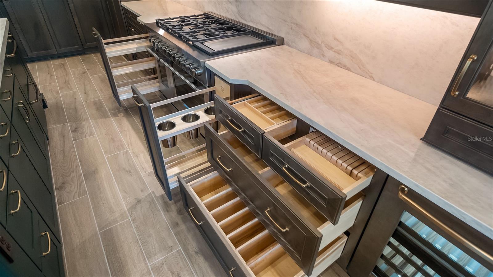 HEATHROW COUNTRY ESTATE - Residential