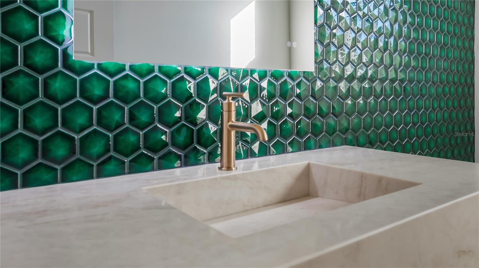 HEATHROW COUNTRY ESTATE - Residential