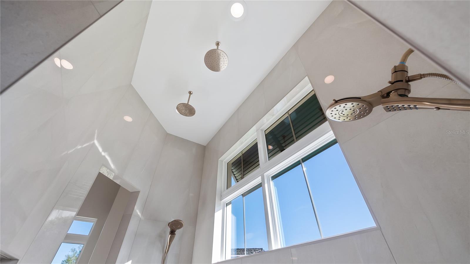 HEATHROW COUNTRY ESTATE - Residential