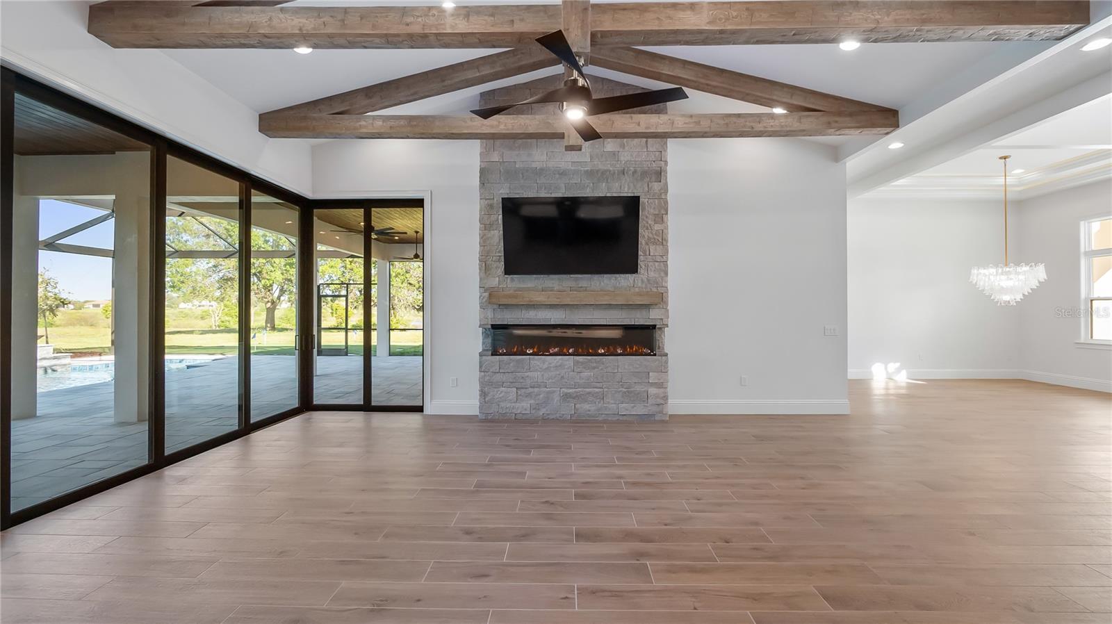 HEATHROW COUNTRY ESTATE - Residential