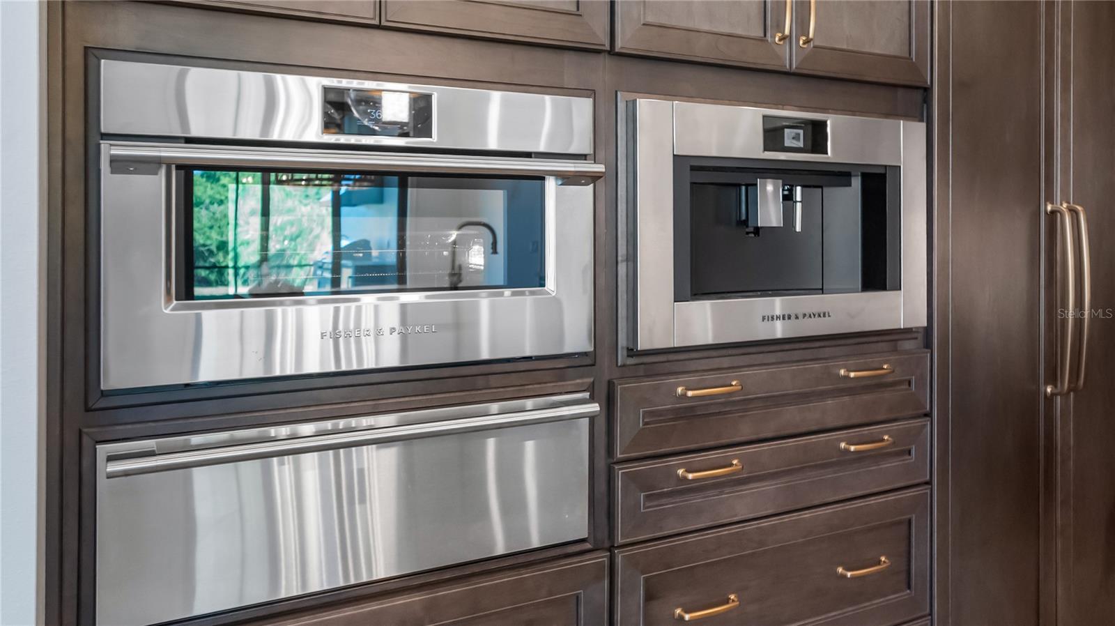 HEATHROW COUNTRY ESTATE - Residential