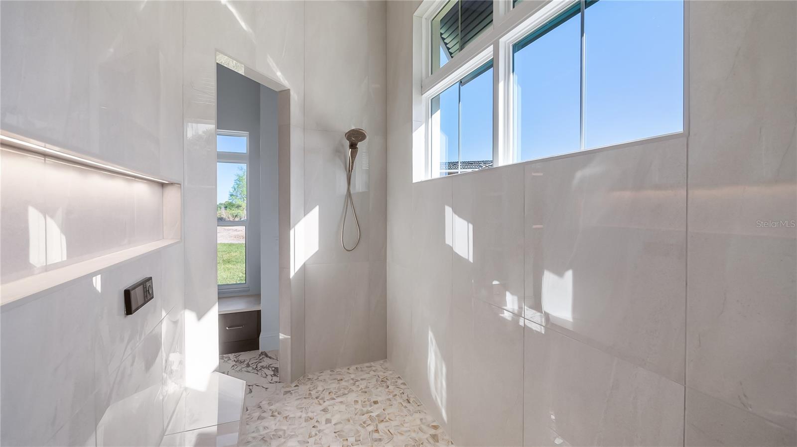 HEATHROW COUNTRY ESTATE - Residential