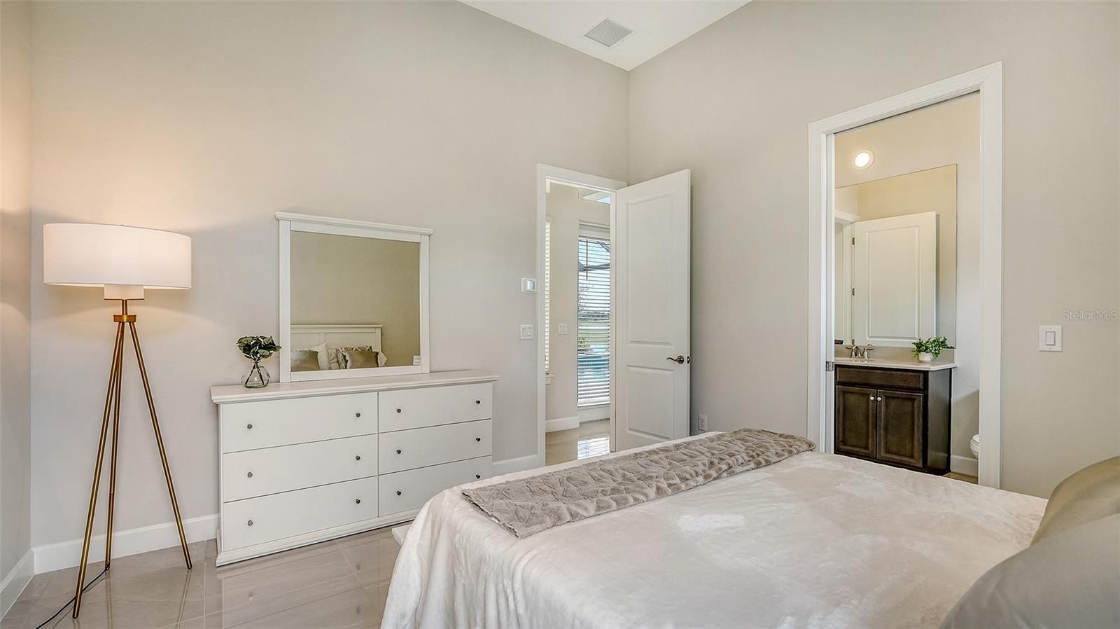 AZARIO ESPLANADE PH II SUBPH C-O - Residential