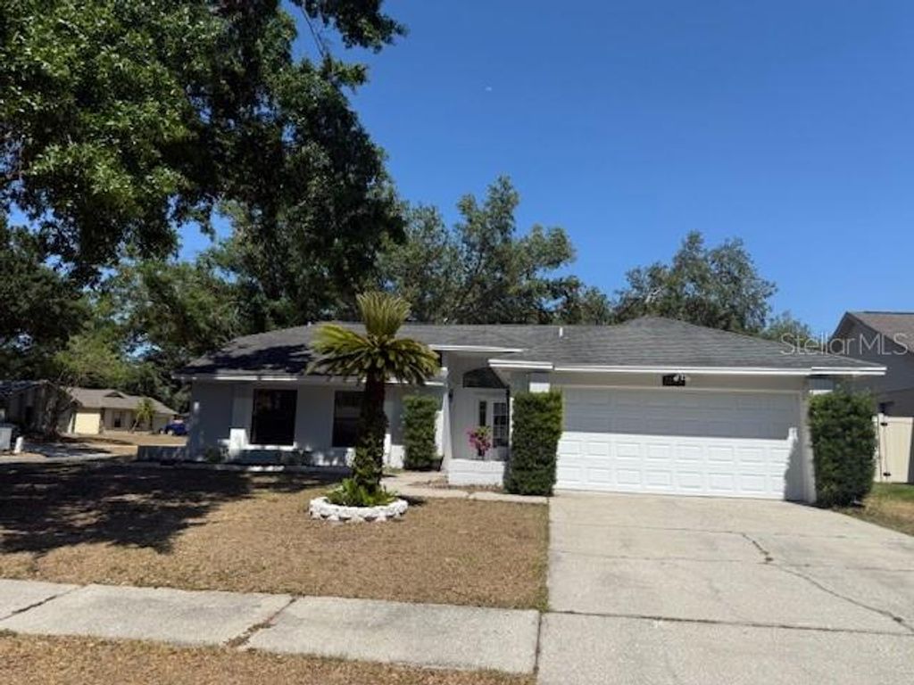 Photo of 1710 Tallowtree Circle, Valrico, FL 33594 (MLS # TB8382384)