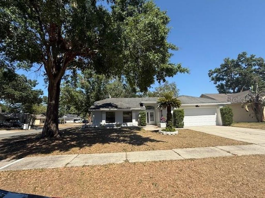 Photo of 1710 Tallowtree Circle, Valrico, FL 33594 (MLS # TB8382384)