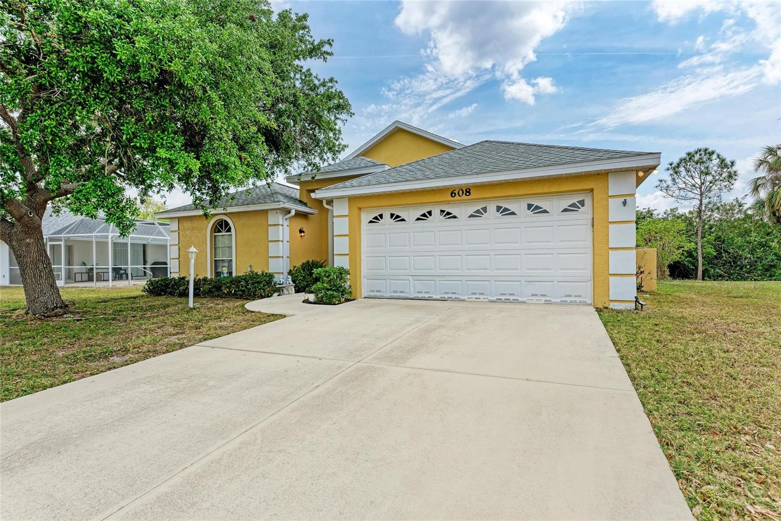608 25TH DRIVE E