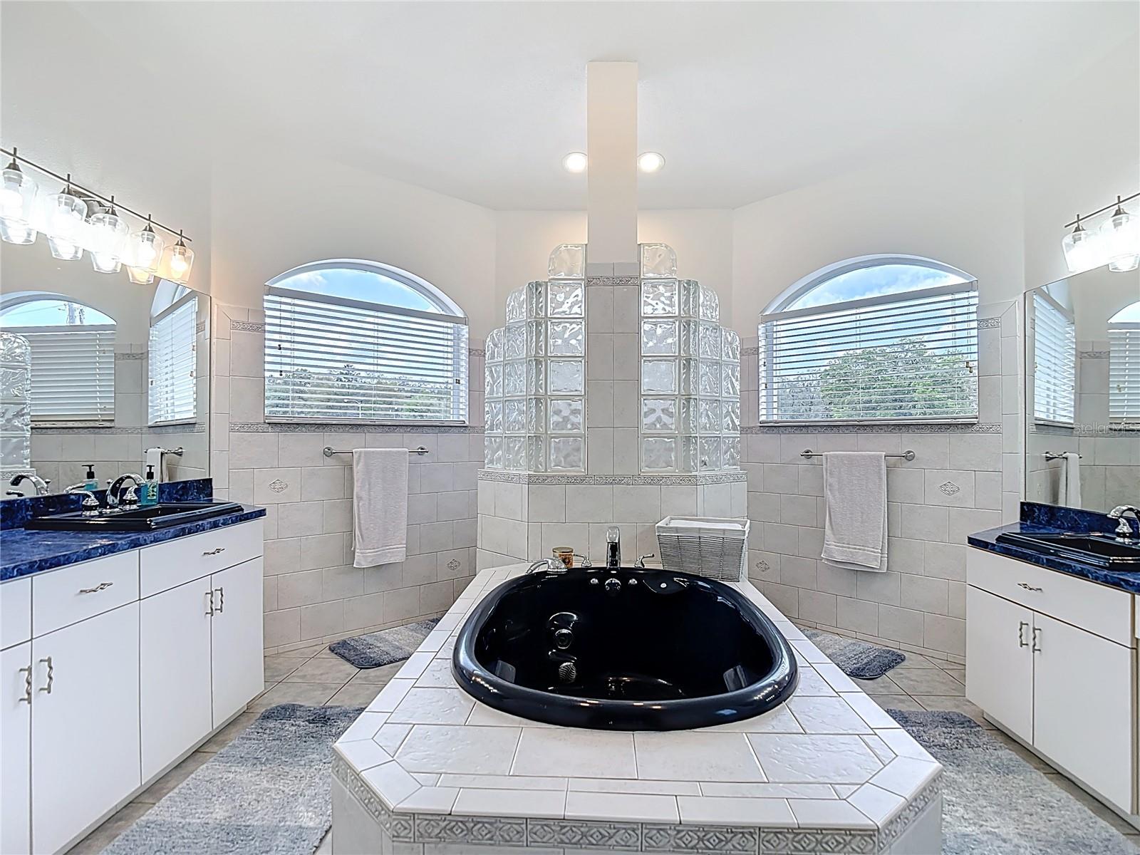 ROLLING OAKS ESTATES - Residential