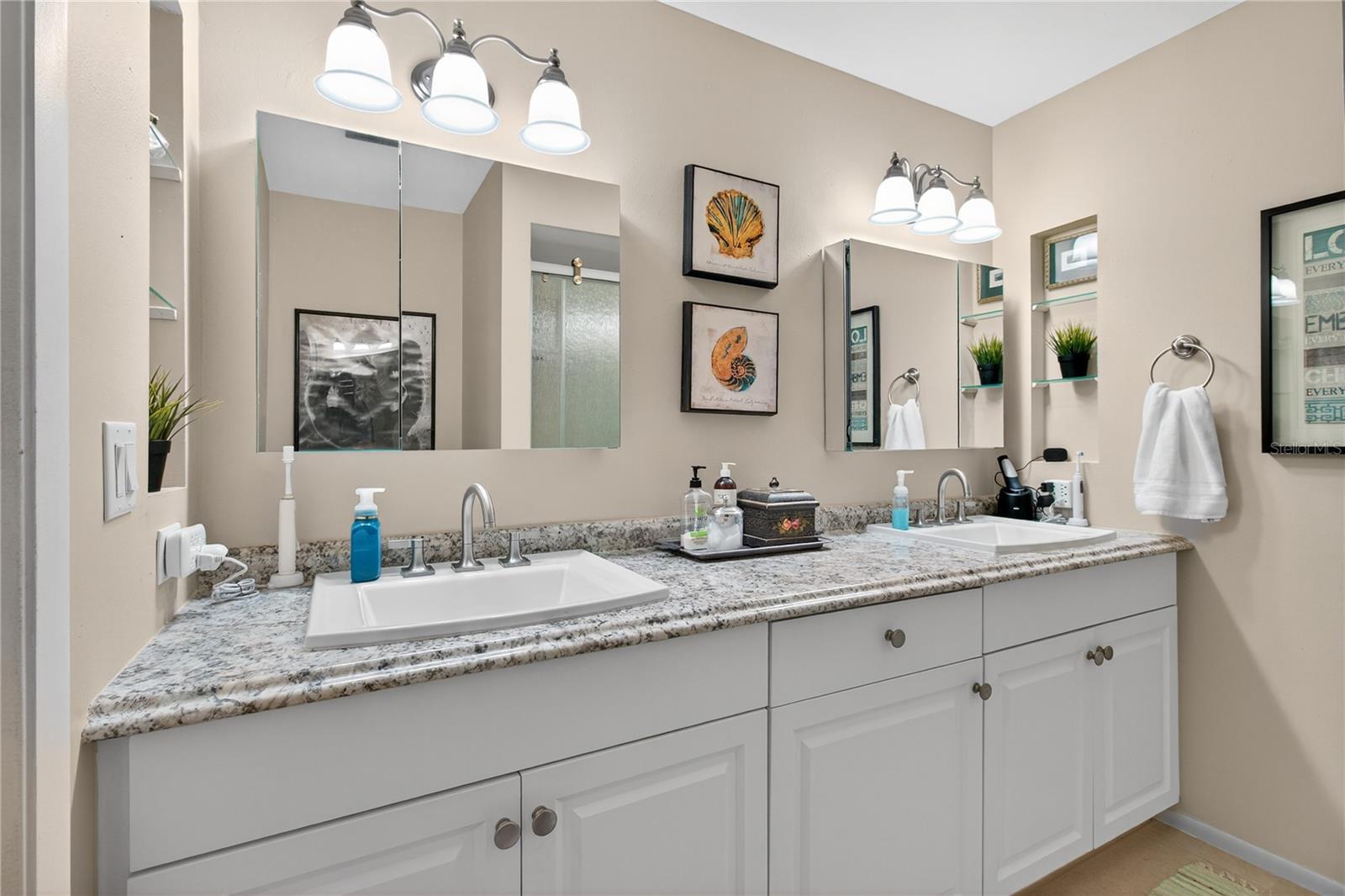 HIGHLAND LAKES VILLAS ON THE GREEN CONDO II - Residential