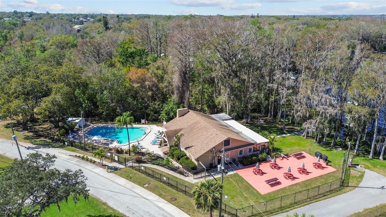 HIGHLAND LAKES VILLAS ON THE GREEN CONDO II - Residential