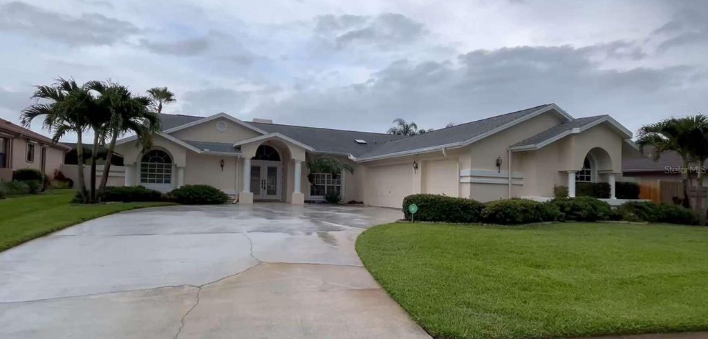 Photo of 2635 Jarvis Circle, Palm Harbor, FL 34683 (MLS # TB8394375)