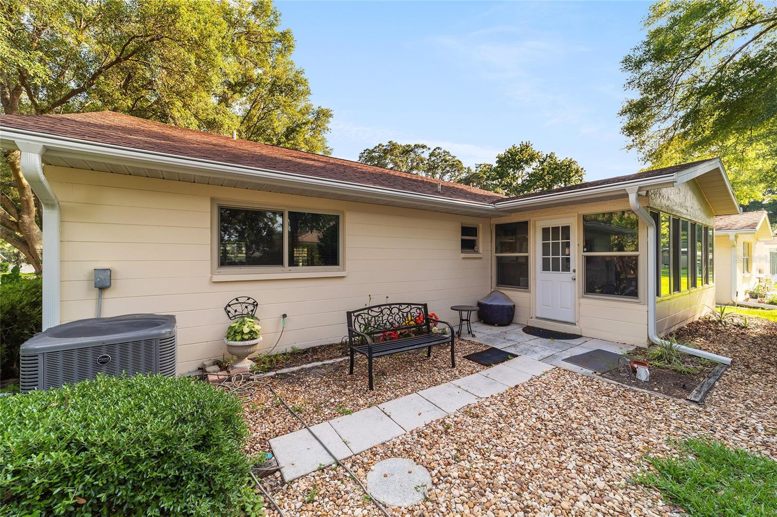 ON TOP OF THE WORLD - Residential